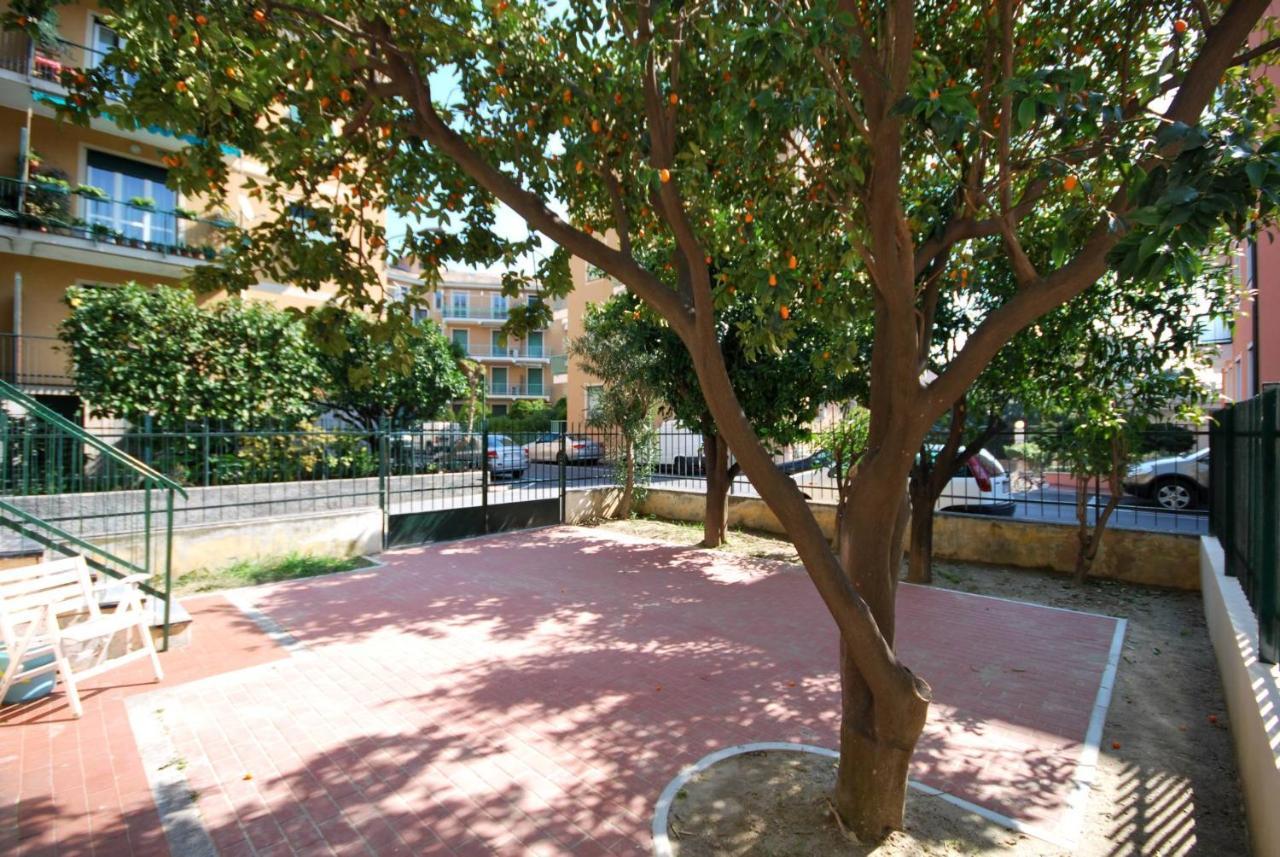 Appartamenti Con Giardino E Posto Auto Per Famiglie 菲纳莱利古雷 外观 照片