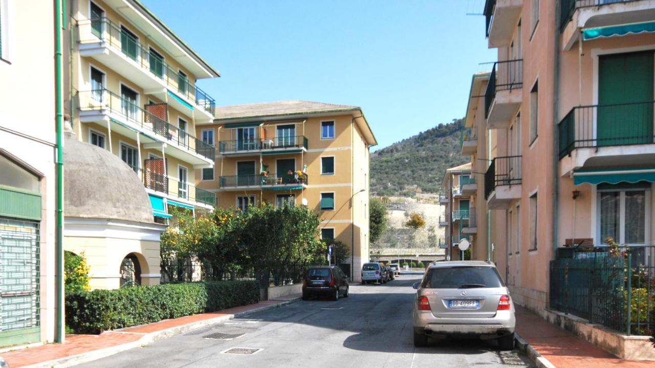 Appartamenti Con Giardino E Posto Auto Per Famiglie 菲纳莱利古雷 外观 照片