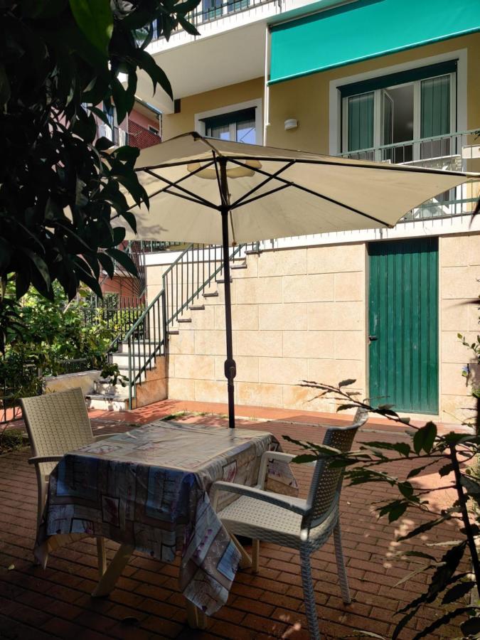 Appartamenti Con Giardino E Posto Auto Per Famiglie 菲纳莱利古雷 外观 照片