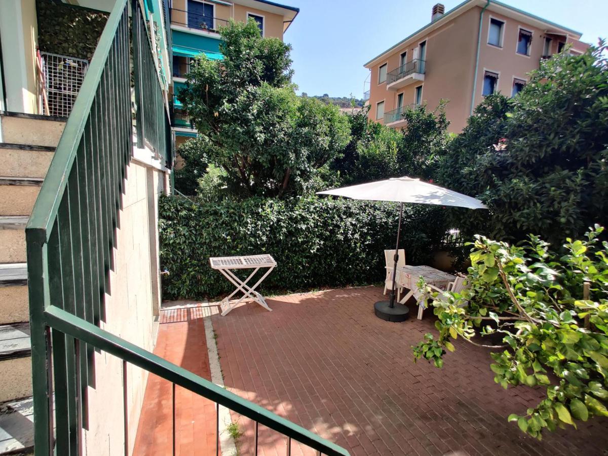Appartamenti Con Giardino E Posto Auto Per Famiglie 菲纳莱利古雷 外观 照片