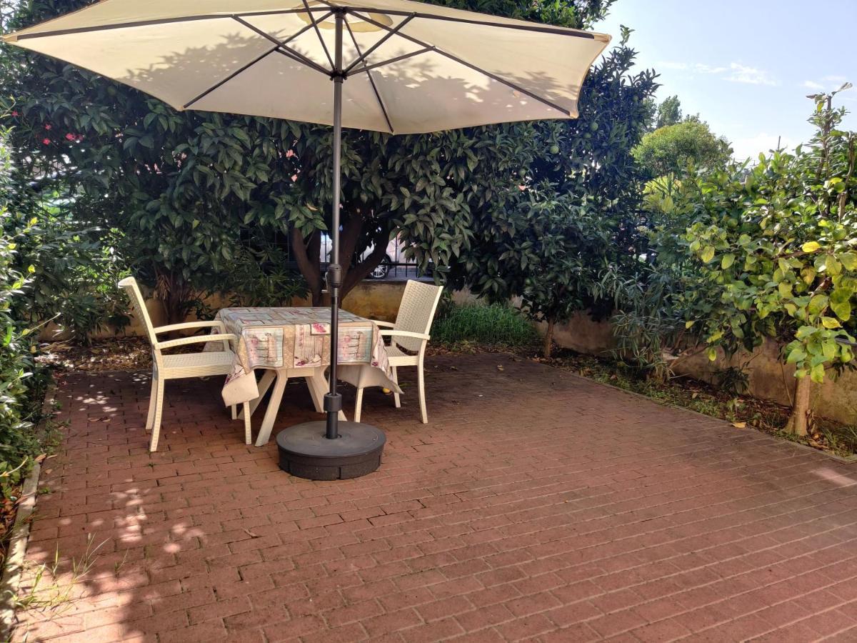Appartamenti Con Giardino E Posto Auto Per Famiglie 菲纳莱利古雷 外观 照片
