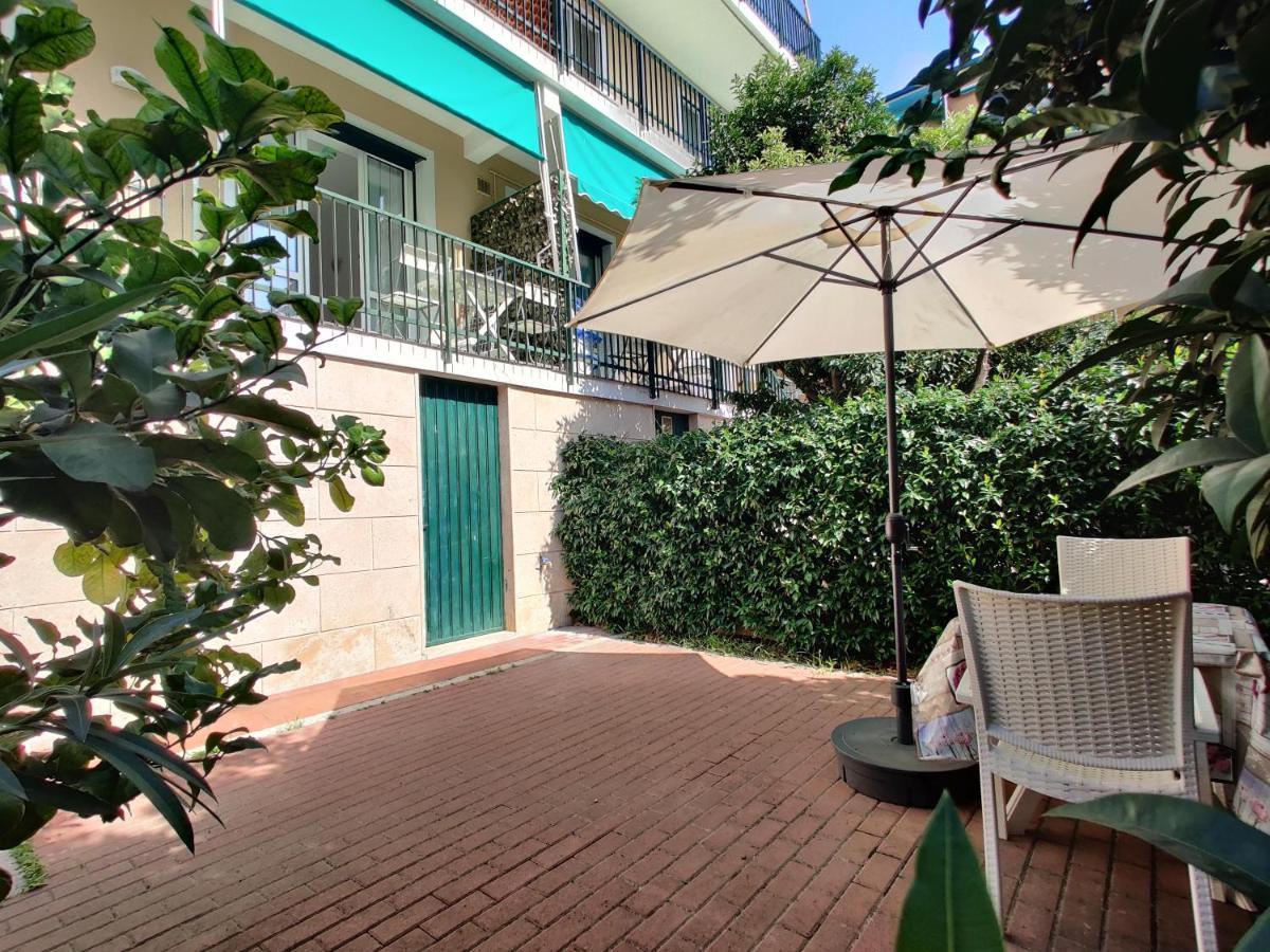 Appartamenti Con Giardino E Posto Auto Per Famiglie 菲纳莱利古雷 外观 照片