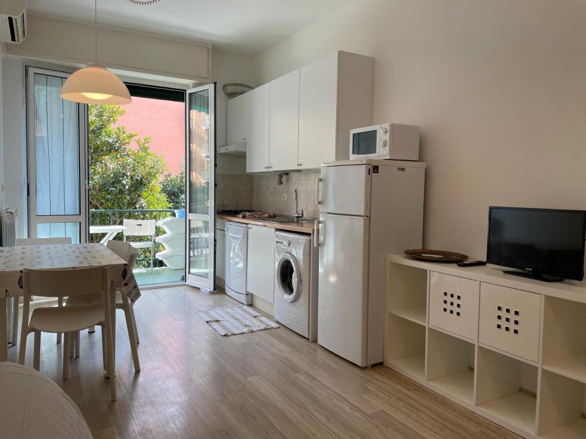Appartamenti Con Giardino E Posto Auto Per Famiglie 菲纳莱利古雷 外观 照片